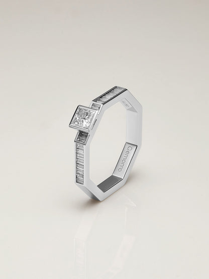 Grid Luxe Diamond Ring - Medium